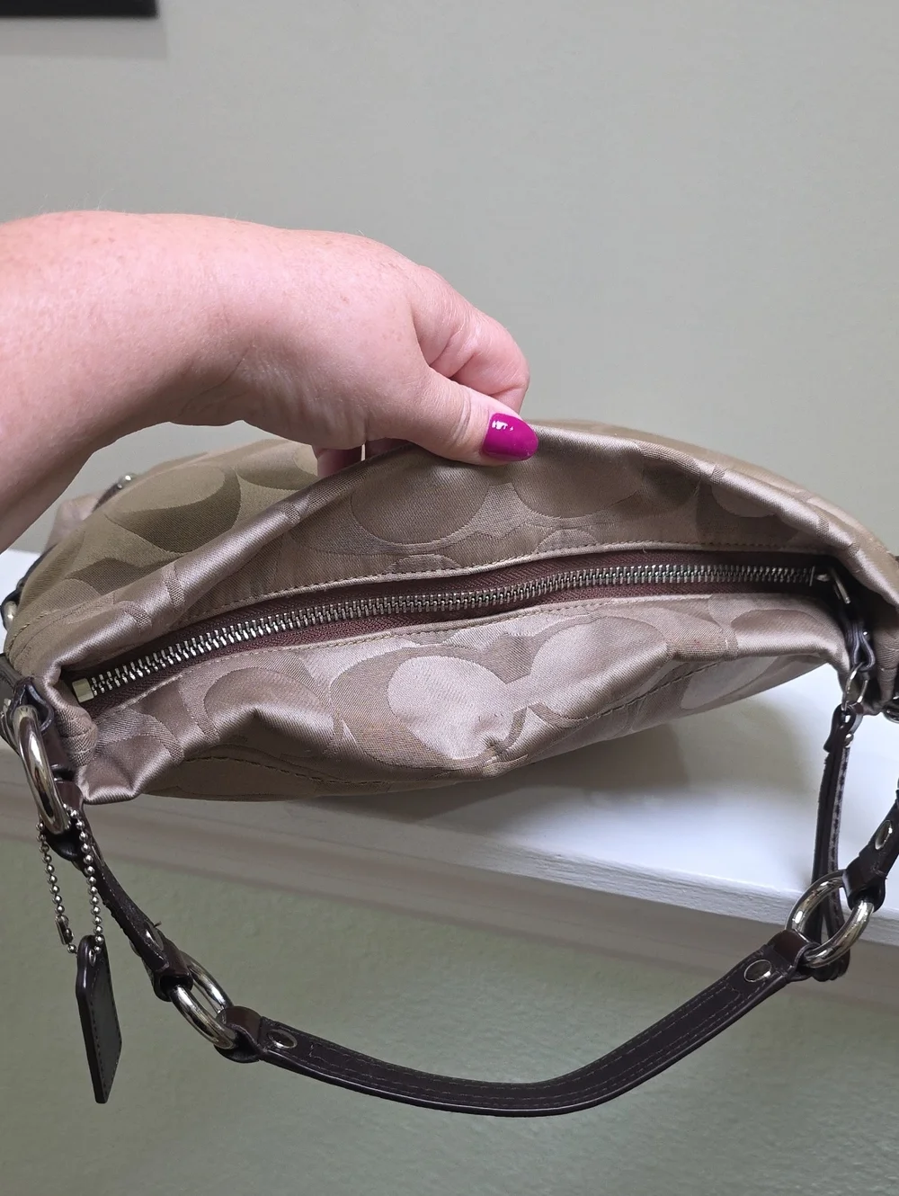 COACH F15250 Signature Khaki Fabric/Brown Leather Trim Carly Hobo GUC